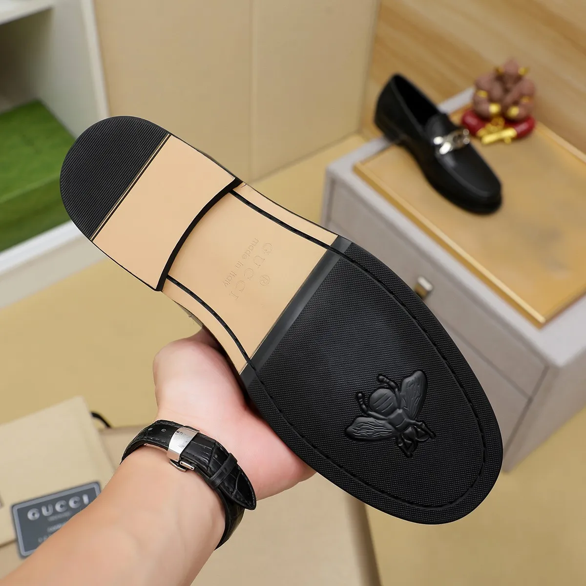 Men's men's shoes💰460💰💰Gucci official website men's business formal leather shoes updated💥Hong Kong counters synchronize new styles💥completely one-to-one replica shipment👍zero gap in counter quality 0⃣️made of imported cowhide on the outside+water-dyed🐂leather lining, color optional! Matching code 38-45